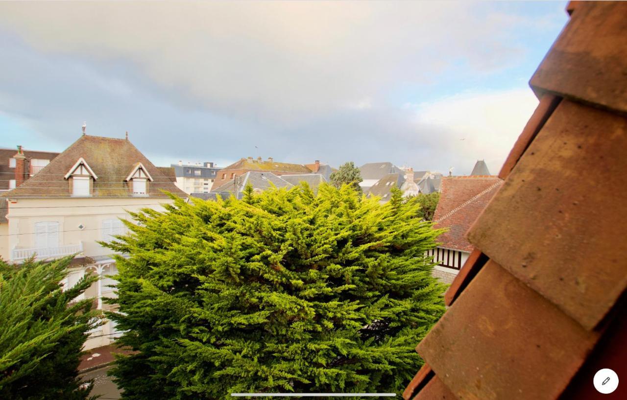 Joli Studio ☆ 100M De La Mer Et Du Centre Ville ☆ Cabourg Εξωτερικό φωτογραφία